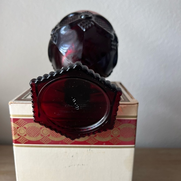 Avon 1876 Cape Cod Collection Water Goblet with Floral Medley Perfumed Candle - Picture 7 of 7